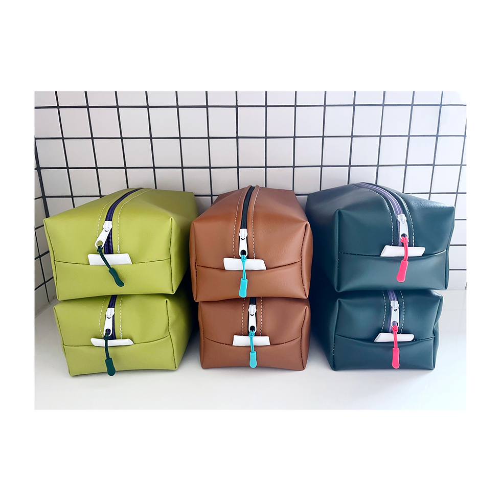 Thumbnail: Vinyl Travel Bag, Forest Green