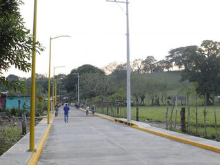 ARGENIZ VASQUEZ INAUGURA TRES CALLES EN LA COLONIA LAS FLORES