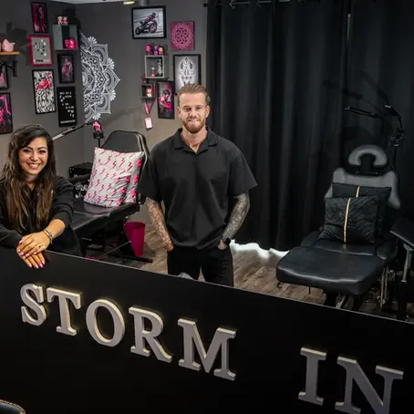 Sienna en Sam bundelen talent in Appelternse tattoostudio