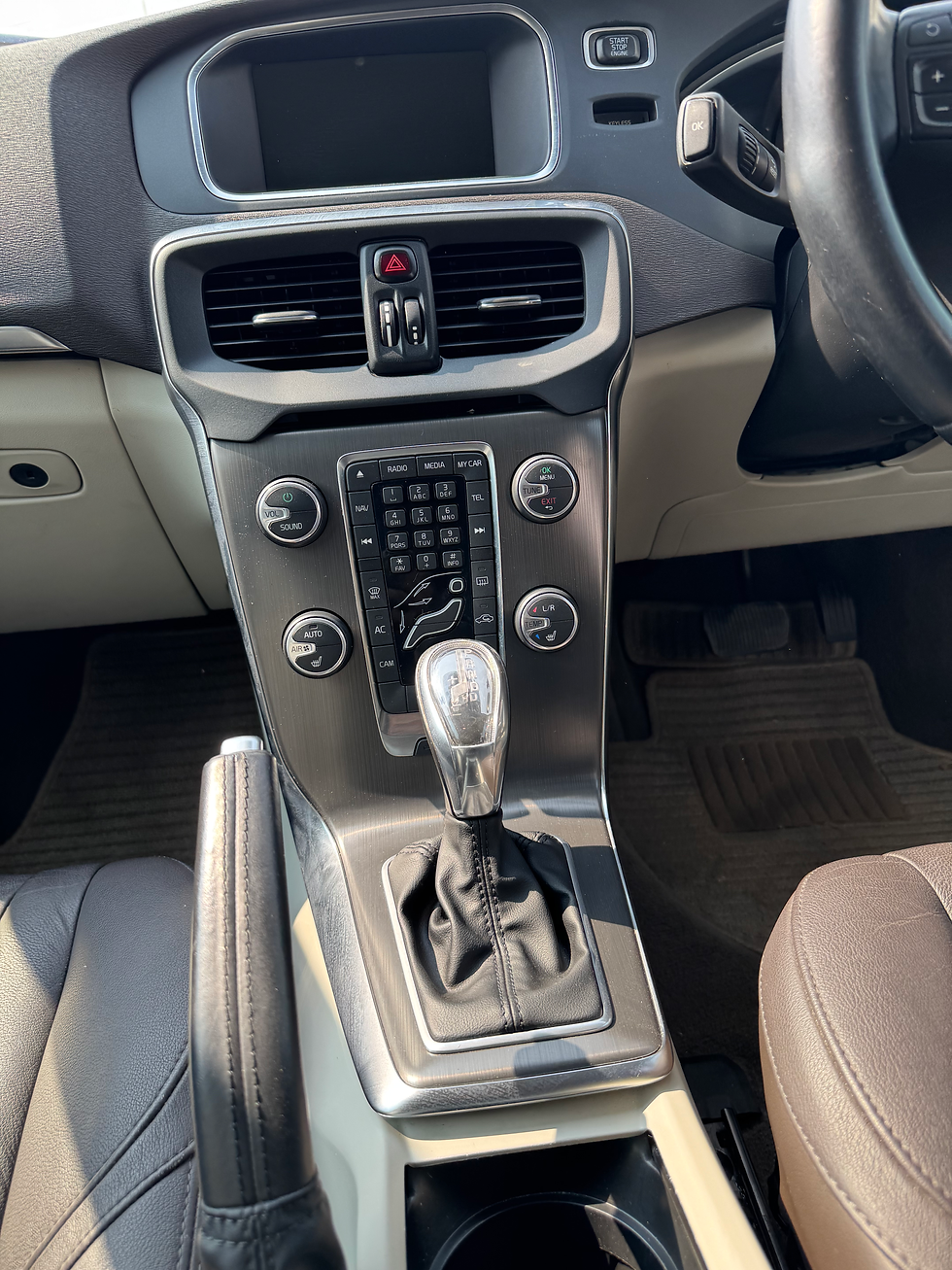Thumbnail: Volvo V40 T4 2014