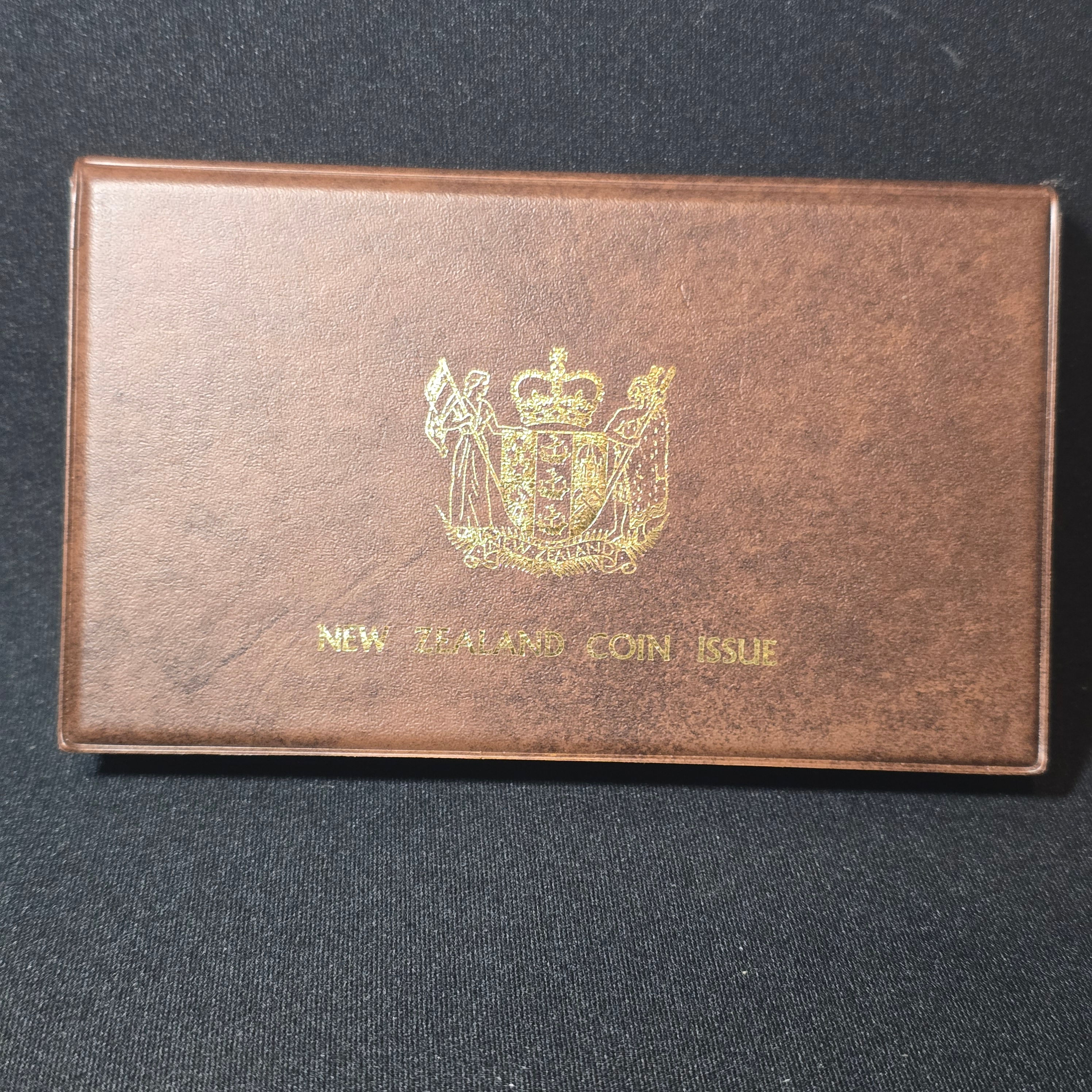 New Zealand 1981 Annual Proof Coin Set with $1 Sterling Silver Coin