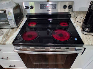 GE Range - Cracked Cooktop