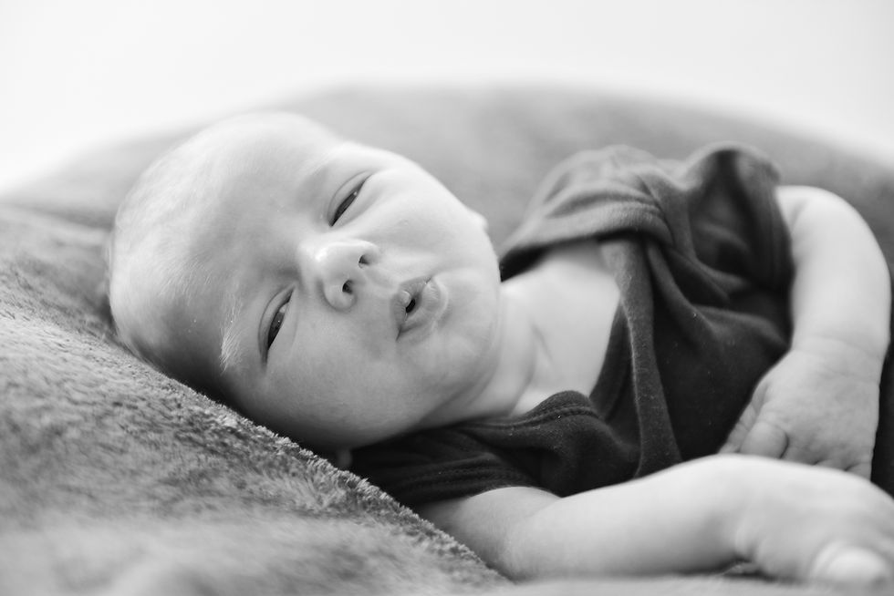 NEWBORN PHOTOGRAPHY ROGUE GINGER PHOTOGRAPHY-2.jpg