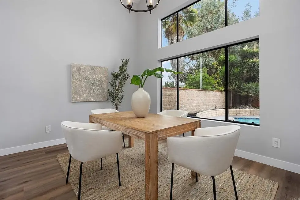 crownview dining room 3