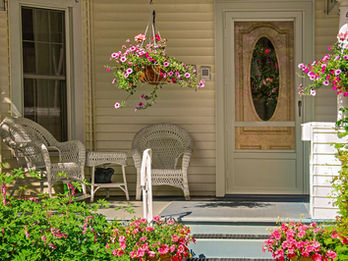 Superview™ 898 Storm Door in Café Cream