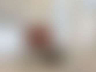 Sala Estilo Clássica com Iluminação na Parede e Lustre de Cristal