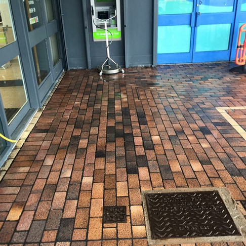 Chewing Gum Removal - Glasgow, Edinburgh, Aberdeen, Dundee, Cumbria, London, Lancashire, Sheffield.