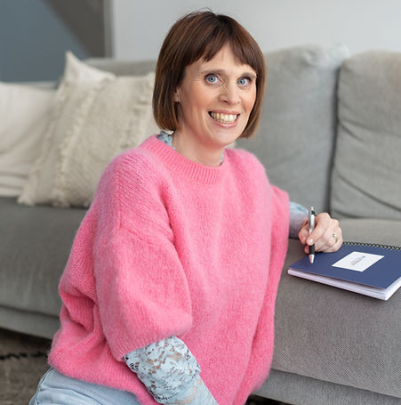 Nathalie/auticoach aan luisteren tijdens een jongere gesprek