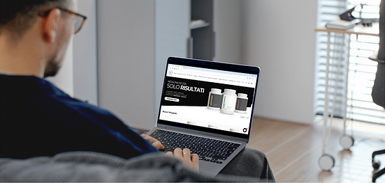Sviluppo e-commerce su desktop con layout moderno e struttura UX orientata alla vendita