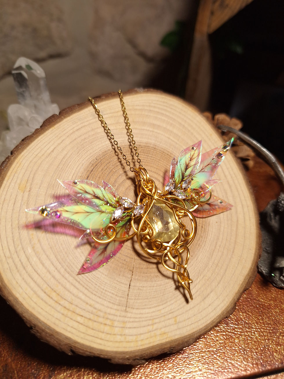 Miniature : FËARA - Citrine AAAA++ Multifacettée, Fil Plq Or, Ailes de Faerie