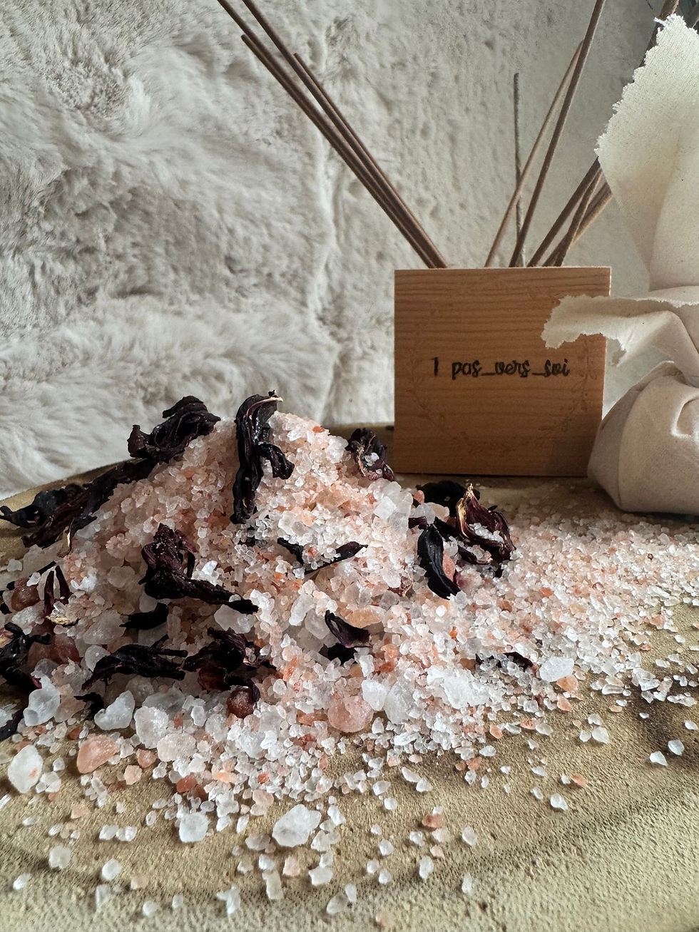 Miniature : Sel de l’Himalaya rose et fleurs d’hibiscus 