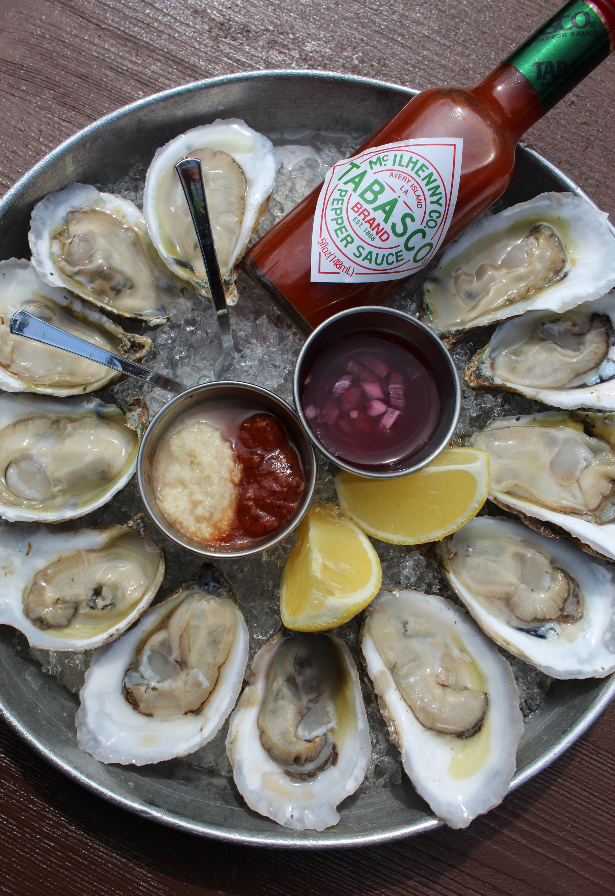 Happy Hour at Mama's on the Half Shell