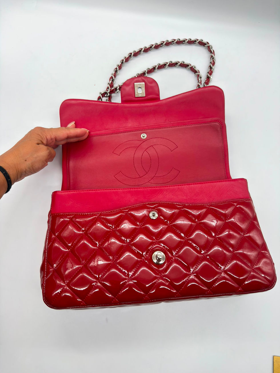 Miniature : CHANEL JUMBO DOUBLE FLAP MATELASSÉ EN CUIR VERNI ROUGE FONCÉ 