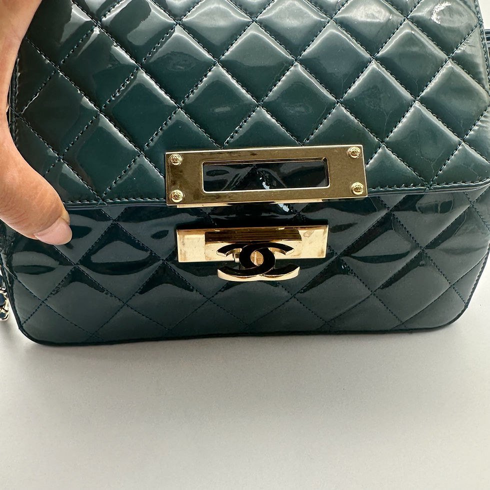 Miniaturbild: CHANEL Golden Class East-West Mittelgroße Flap Bag