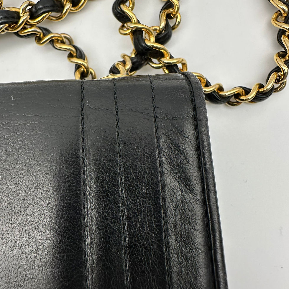 Miniature : CHANEL VINTAGE FLAP LAMBSKIN (1996-1997)