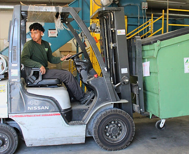 Forklift LA Corps 3.jpg