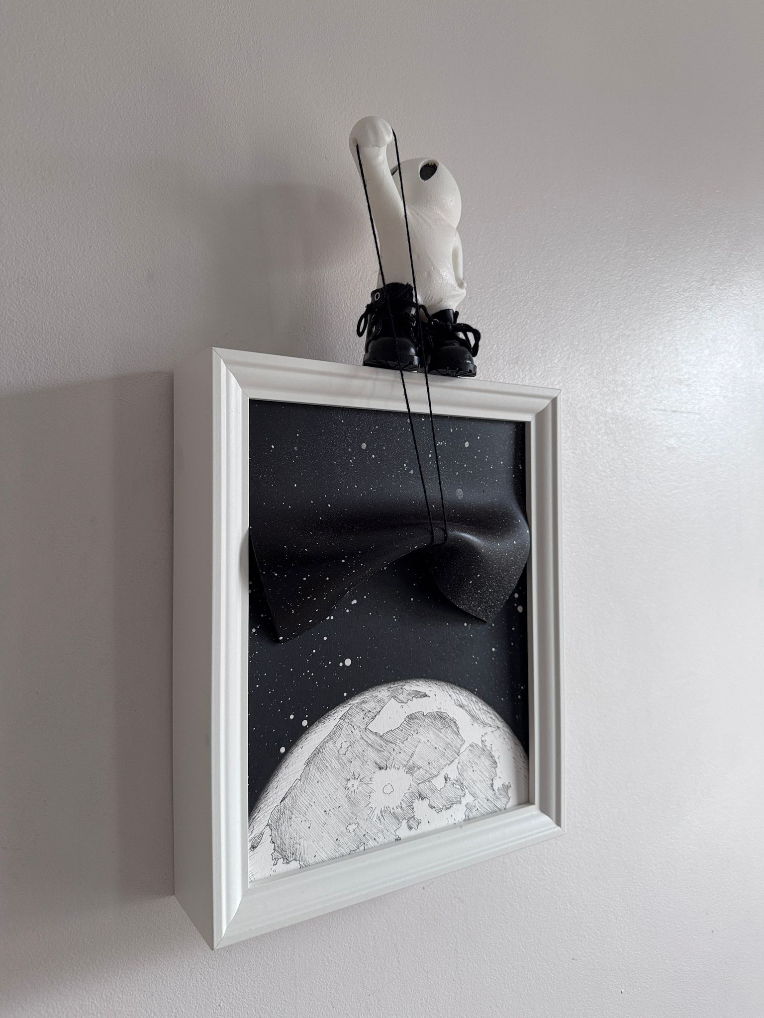 Lightbox half in black boots