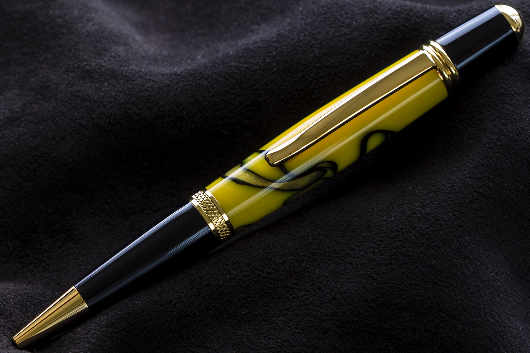 Bolígrafo en Resina Amarillo y Negro