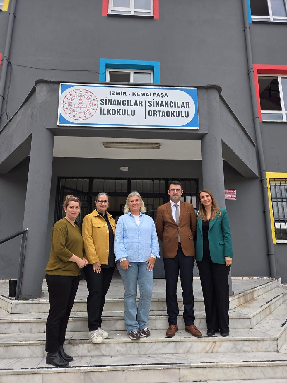 İzmir Kemalpaşa'da Sinancılar Ortaokulu’nda “Kitaplarla Yolculuk” Başladı