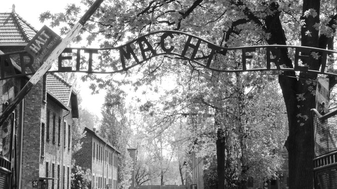 AUSCHWITZ - BIRKENAU