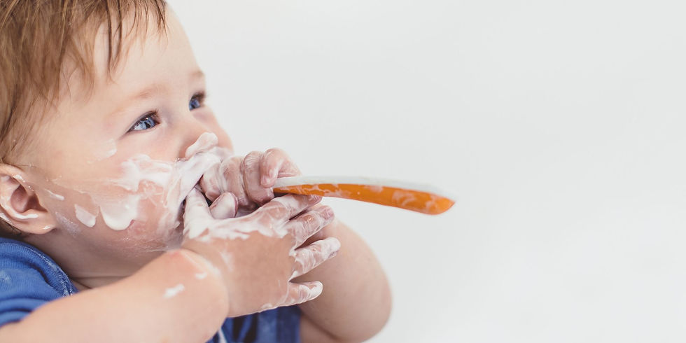 toddler cepillándose los dientes