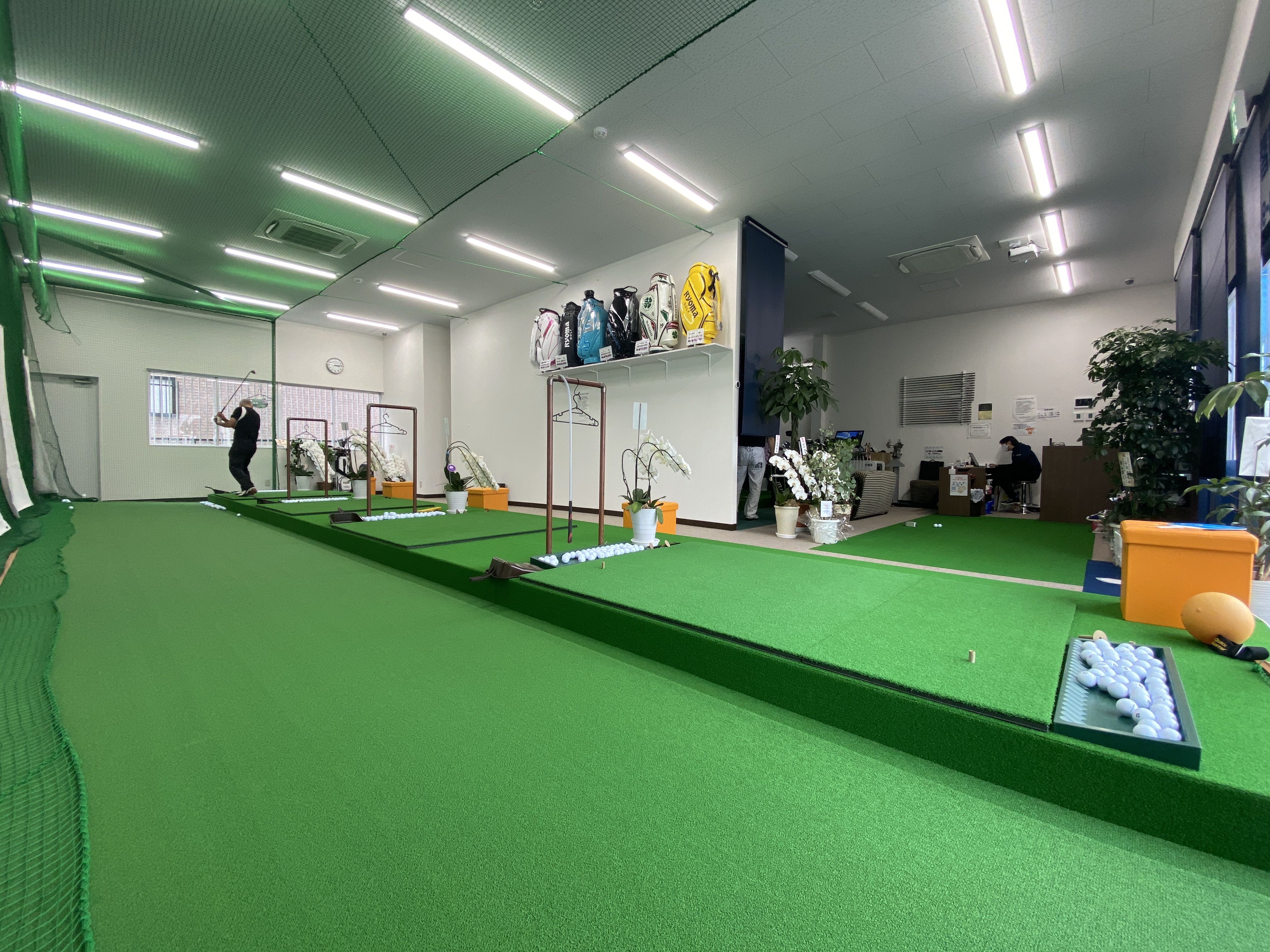 アドバンスゴルフ 練習打席