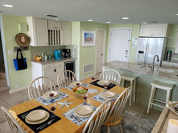 Dining for 6 adults comfortably.