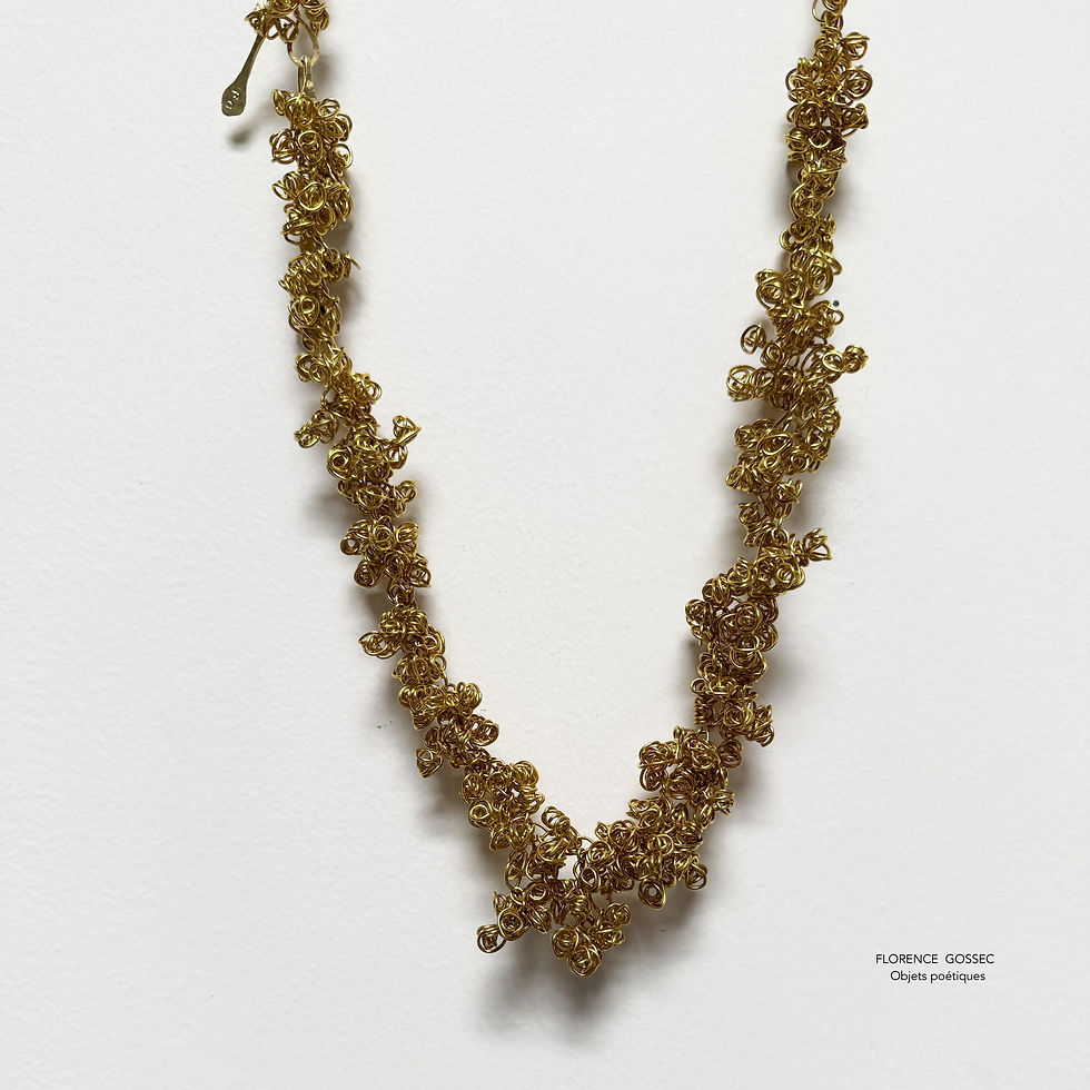 Thumbnail: Nuage de Boucles : Collier Ras-du-Cou Sculptural