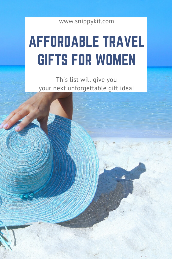 The best gifts for travelers that they'll actually want! Travel tech, practical and fun gifts for every type of traveler on your list. #travelgift #christmasshopping #christmasgift #besttravelitem #bestgiftfortravelers #travel