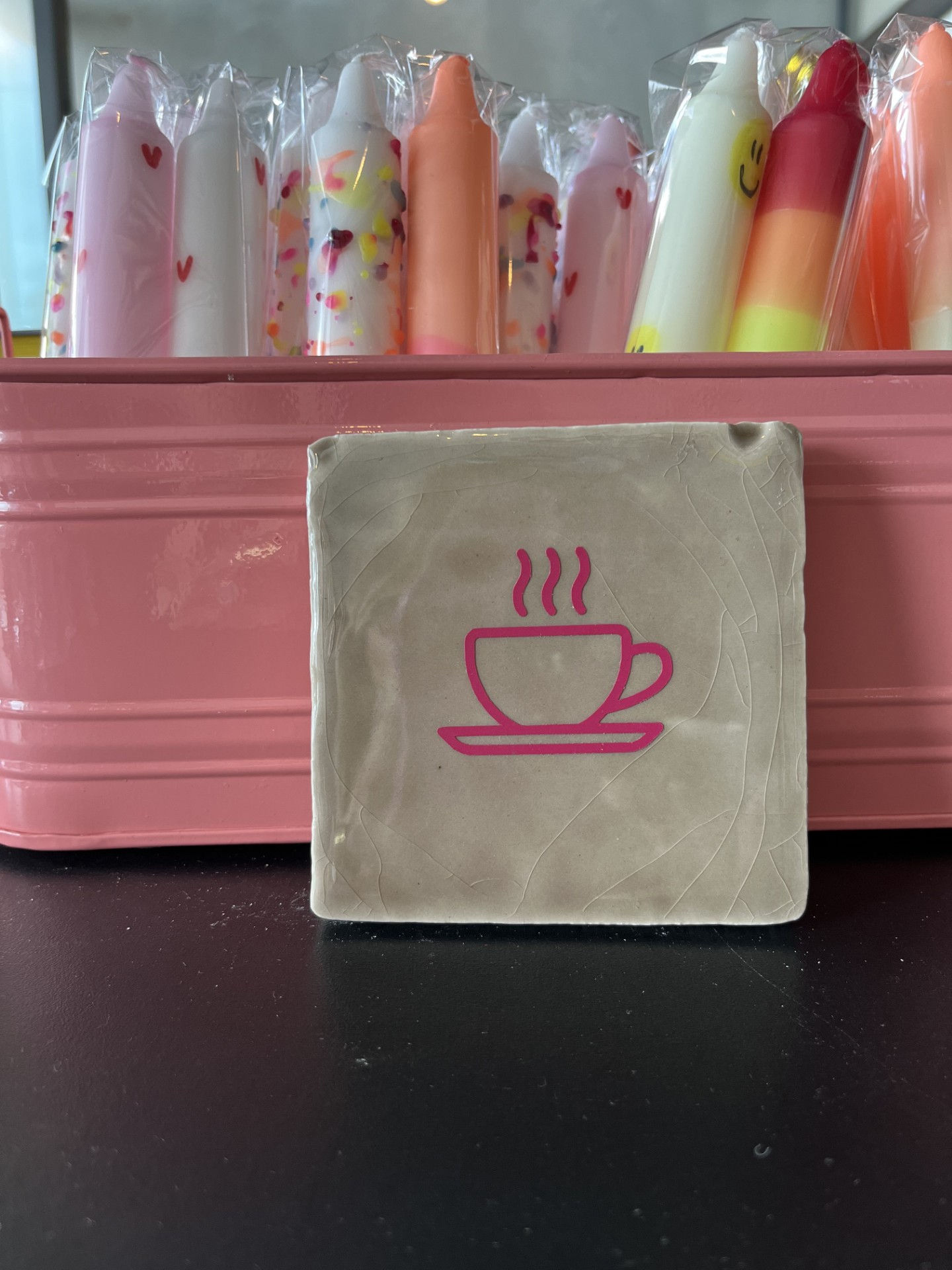 Tegel, wandtegel, decoratief tegeltje, ophangen, neerzetten, cadeau, grappig, met originele tekst, 10x10 cm