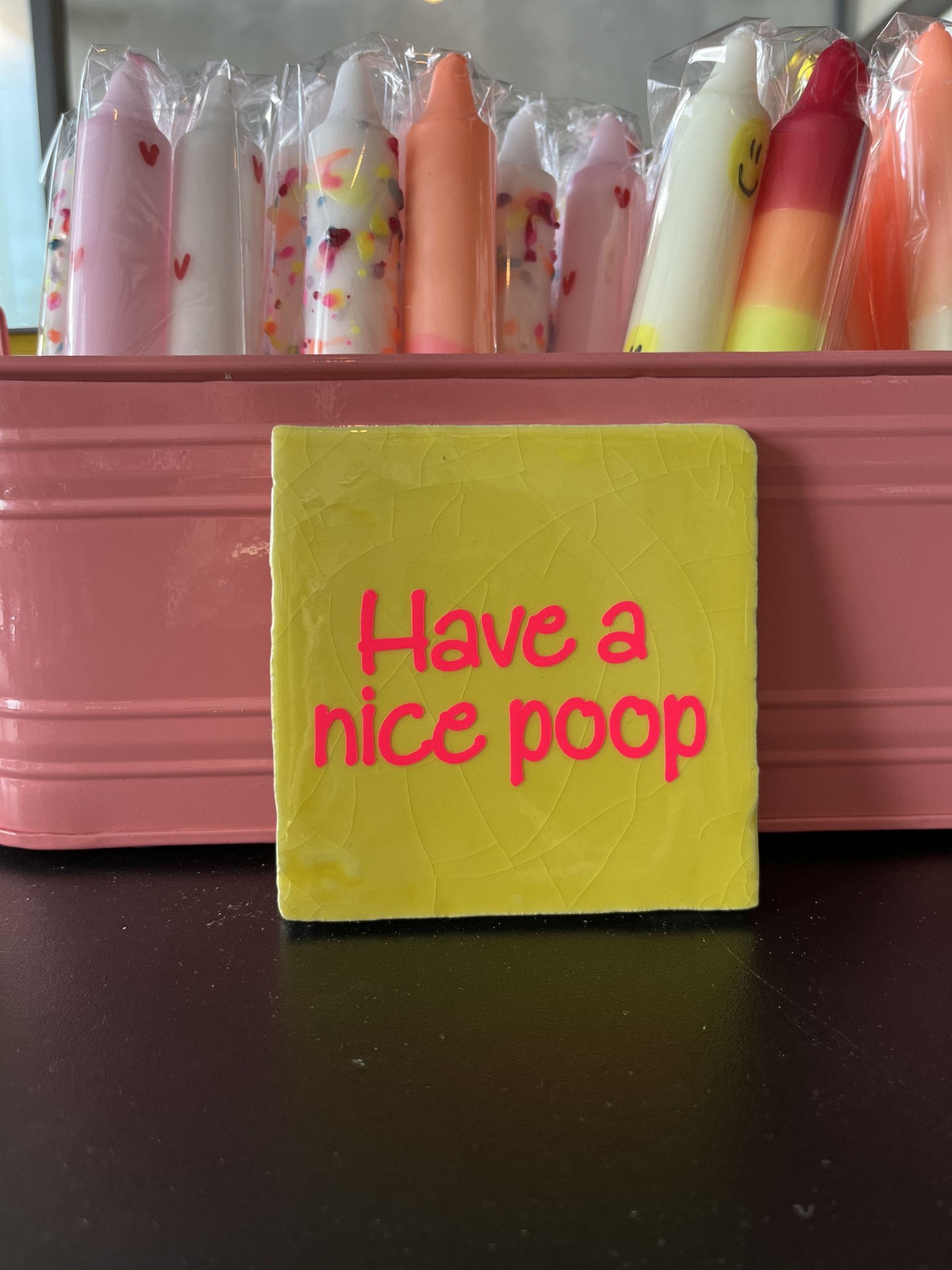 Tegel, wandtegel, decoratief tegeltje, ophangen, neerzetten, cadeau, grappig, met originele tekst, 10x10 cm