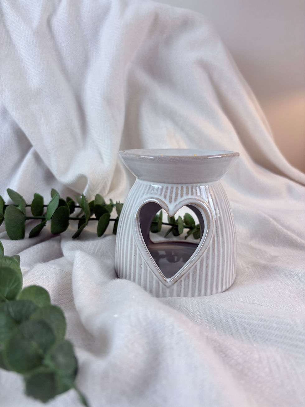 Thumbnail: Ceramic Heart Detail Wax Melt Burner