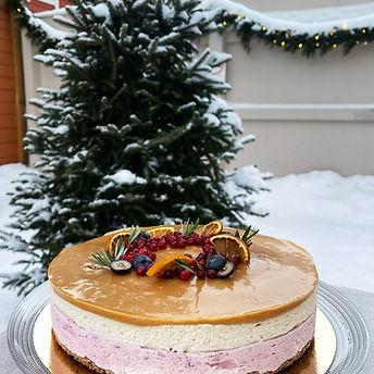 Puolukkakinuskijuustokakku