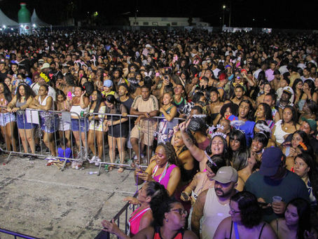 Público lota o Parque da Cidade para curtir o segundo dia de Carnaval