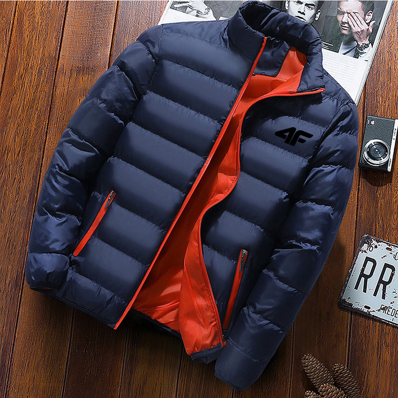 Miniature : Manteau d’hiver homme bleu marine 2 à porter avec un jean pour un look urbain vue de face