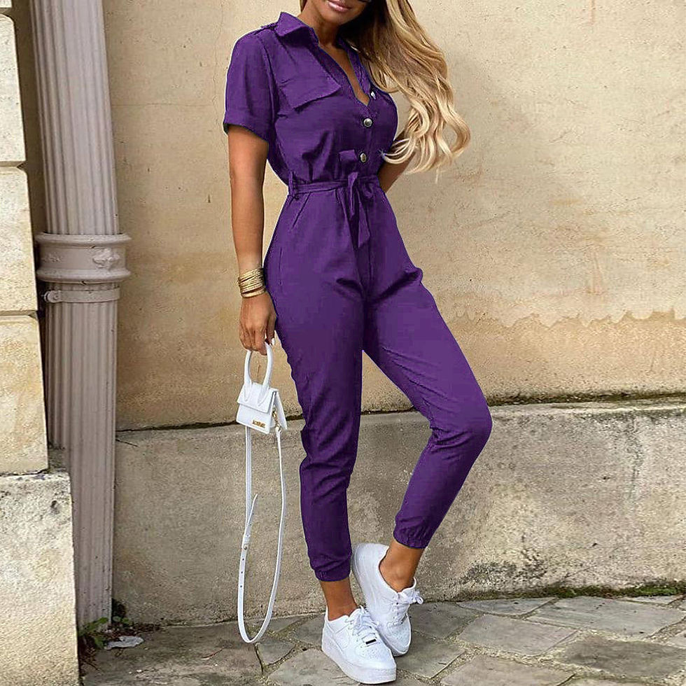 Thumbnail: Femme portant une Combinaison à Revers Décontracté move – Élégante & Stylée, Ceinture Imprimée, vue de face