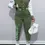 Thumbnail: Femme en ensemble femme vert vue de face
