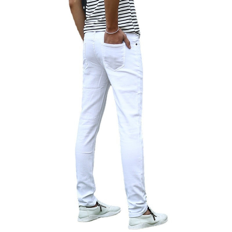 Miniature : Homme portant un Jean slim blanc cargo avec poches latérales pour homme jeune vue de dos