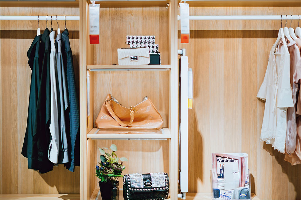 Garde-robe capsule, vue de face