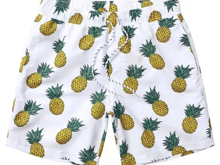 Les 10 essentiels de mode à emporter pour une journée parfaite à la plage