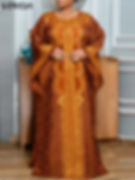 Femme portant une Robe Longue d'Automne VONDA