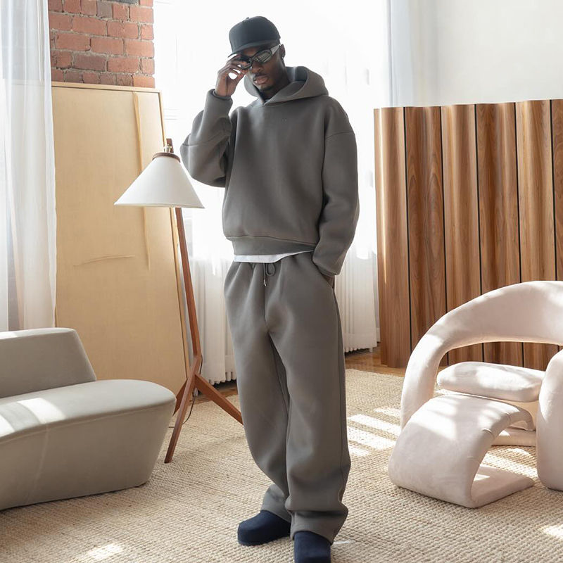 Thumbnail: Homme portant un  Ensemble 2 Pièces Décontracté Homme - Sweat à Capuche et Pantalon Droit 4