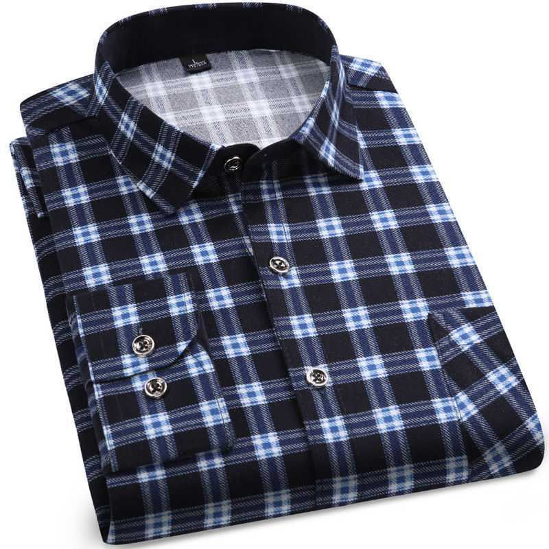 Thumbnail: Chemise homme pliée vue de face 8