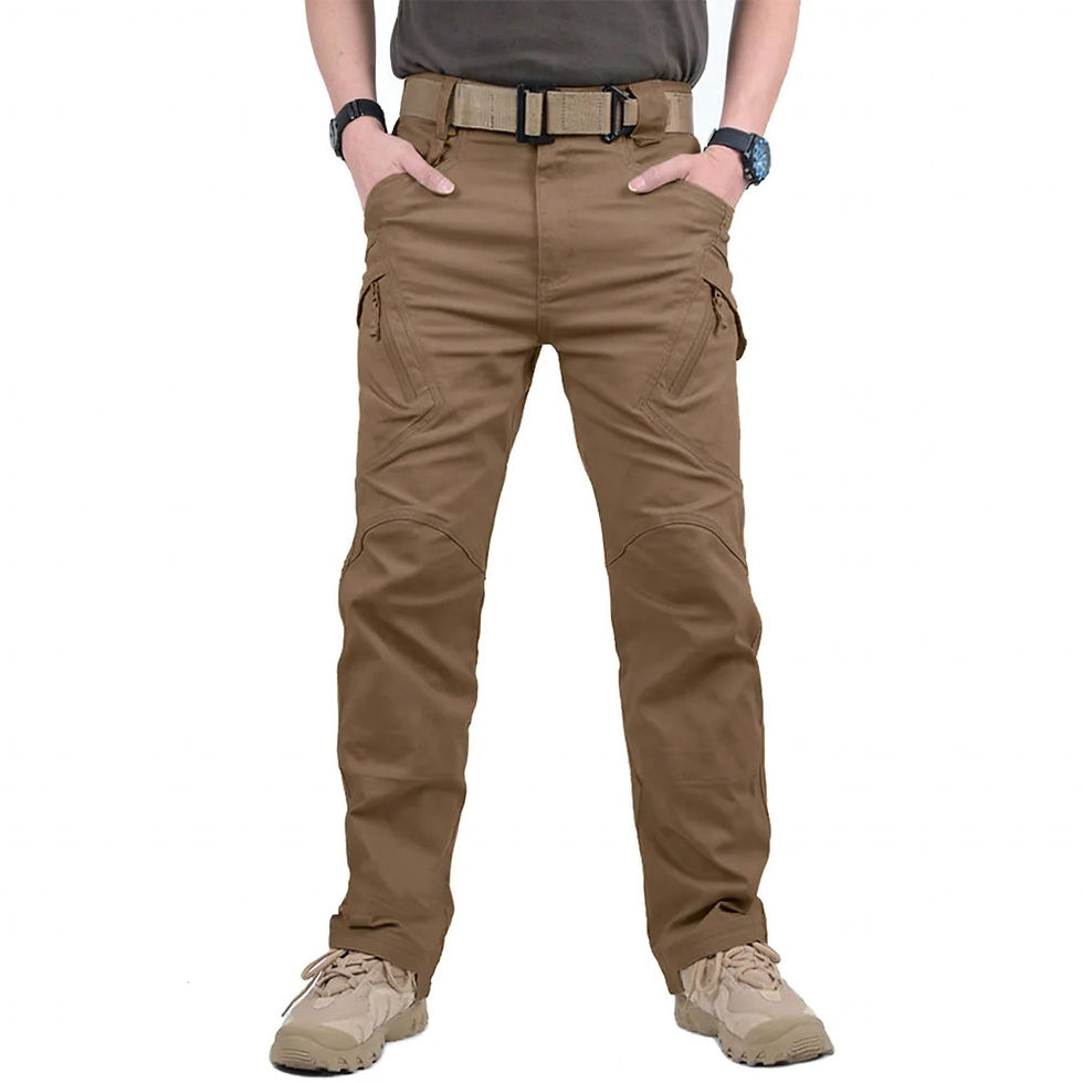 Thumbnail: Un homme en pantalon tactique kaki foncé vue de face