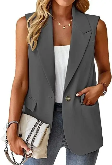 Miniature : Femme portant un Blazer Femme Sans Manches gris