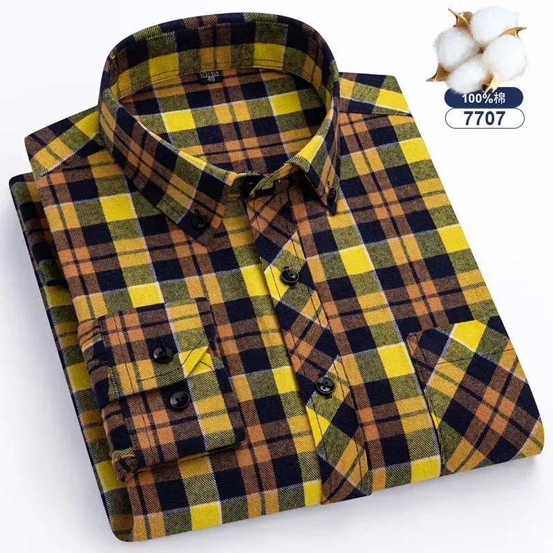 Thumbnail: Chemise en flanelle épaisse pour homme – Carreaux automnaux, manches longues pliée vue de face 6