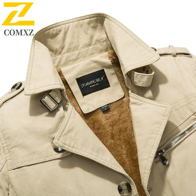 Miniature : Détail matière polaire intérieure douce et du col du coupe-vent pour homme