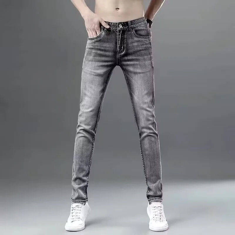 Miniature : Jean slim homme gris fumé porté avec t-shirt – vue face