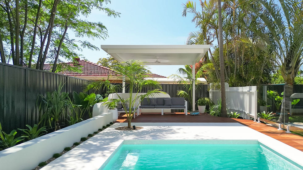 Luxe Cantilever white behind pool