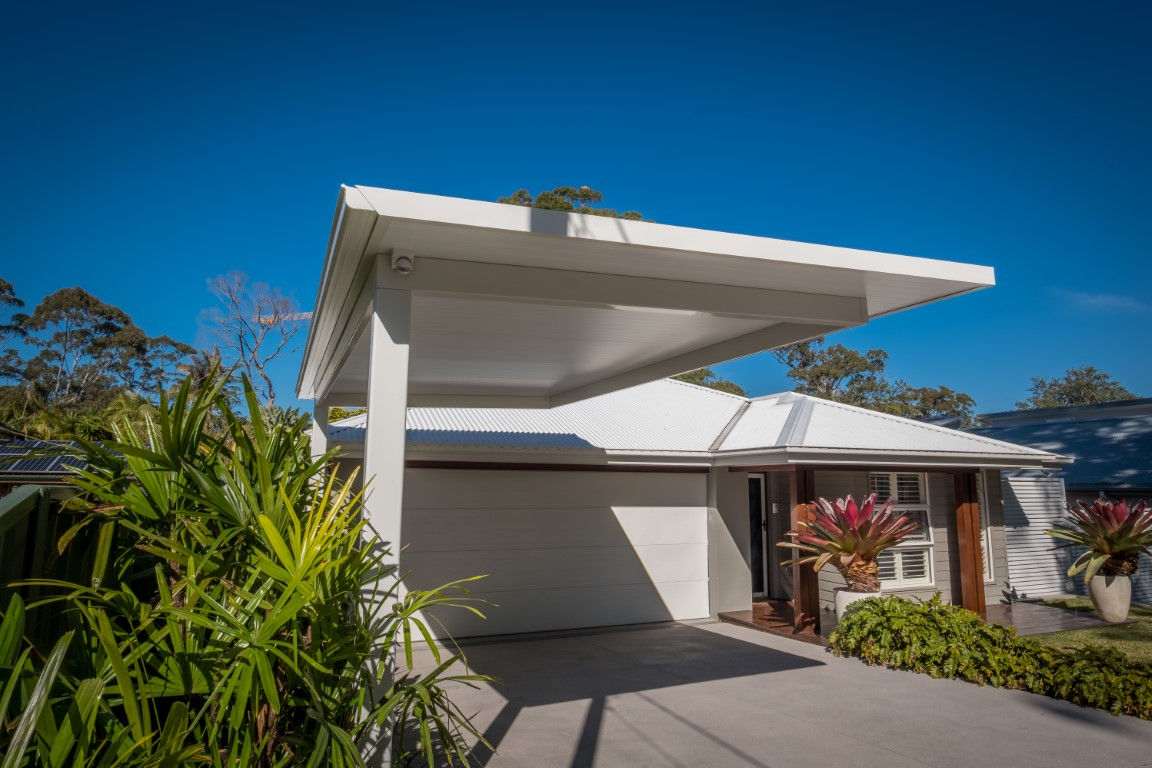 White Cantilever Carport Sutherland Shire
